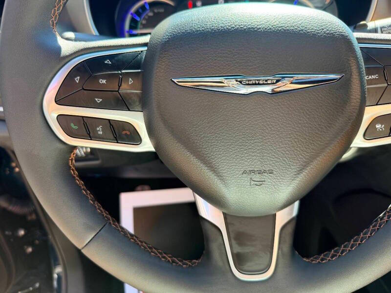 2025 Chrysler Pacifica Plug-In Hybrid Pinnacle