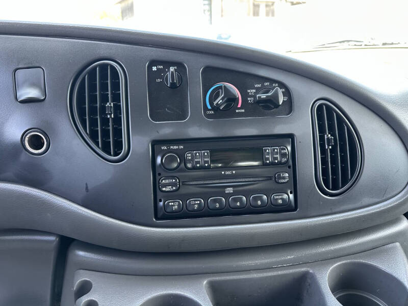 2003 Ford E-Series E-250