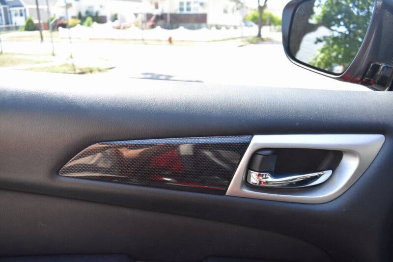 2020 Nissan Pathfinder SV