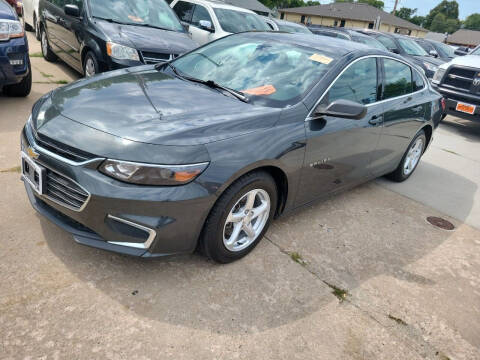 2017 Chevrolet Malibu for sale at jubba auto sales in Grand Island NE