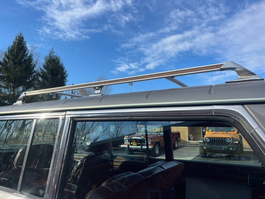 1989 Jeep Grand Wagoneer 59