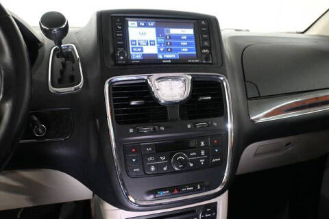 2011 Chrysler Town and Country Touring-L