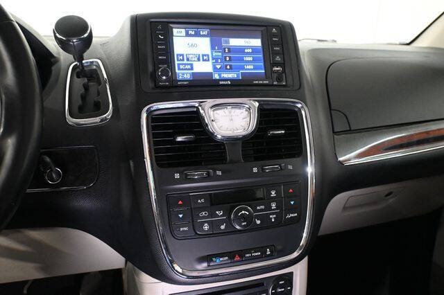 2011 Chrysler Town and Country Touring-L