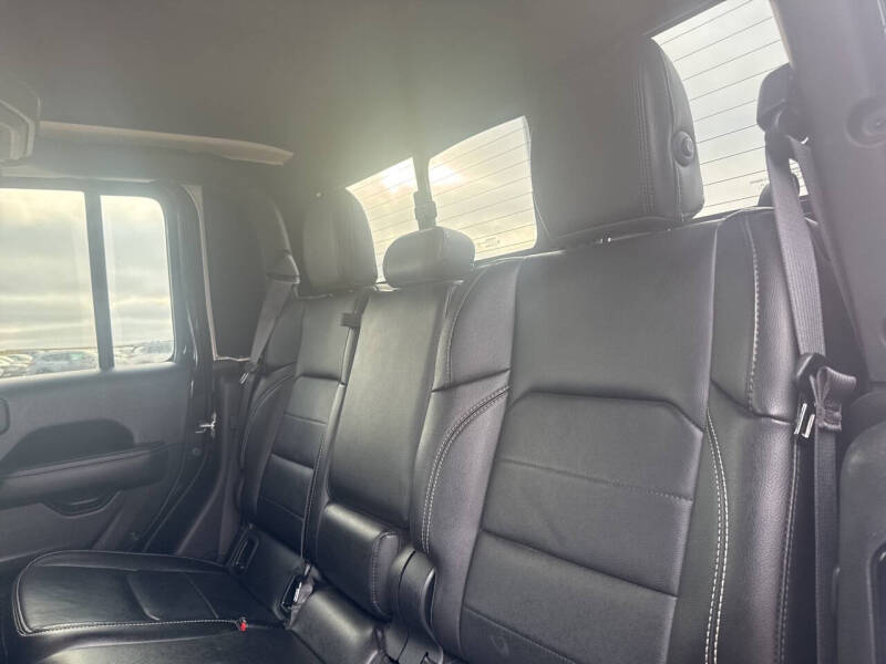 2022 Jeep Gladiator Overland