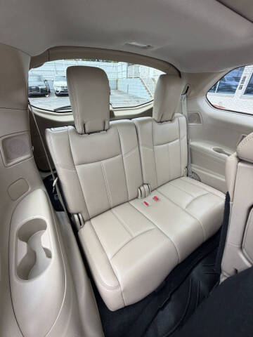 2017 Nissan Pathfinder SL