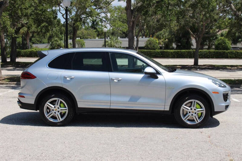 2016 Porsche Cayenne S E-Hybrid