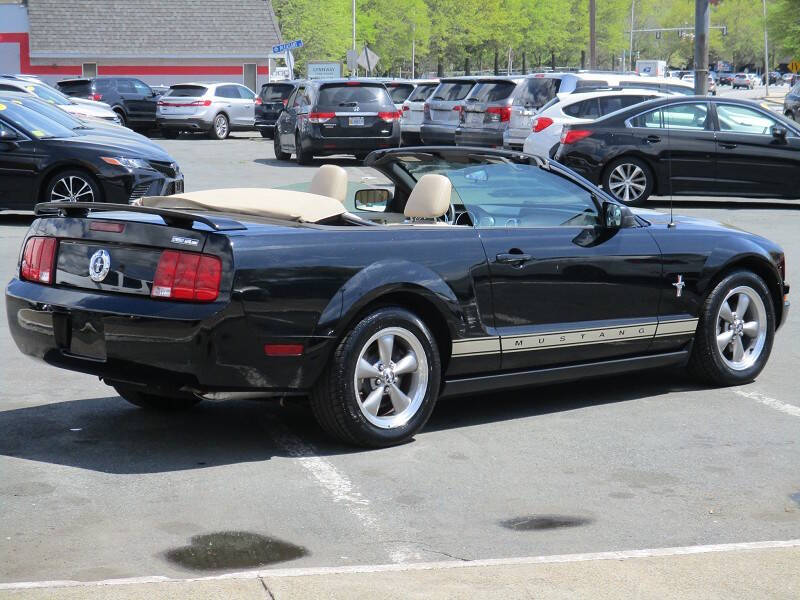 2006 Ford Mustang V6 Deluxe