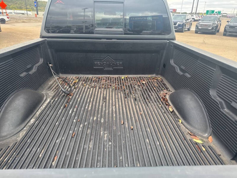 2011 Nissan Titan SV