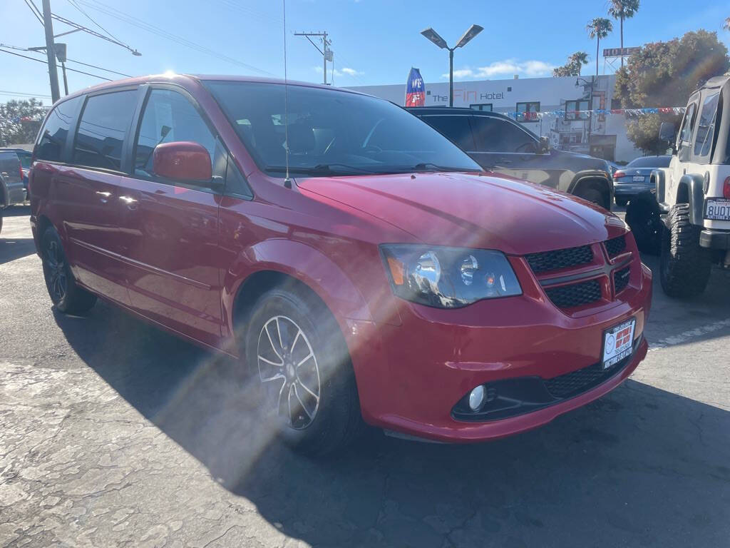 Red 2016 Dodge Grand Caravan R/T R/T 4dr Mini-Van 1