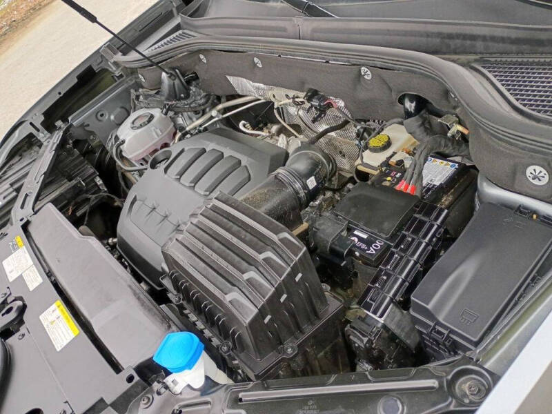 2025 Volkswagen Atlas Cross Sport SE 4Motion