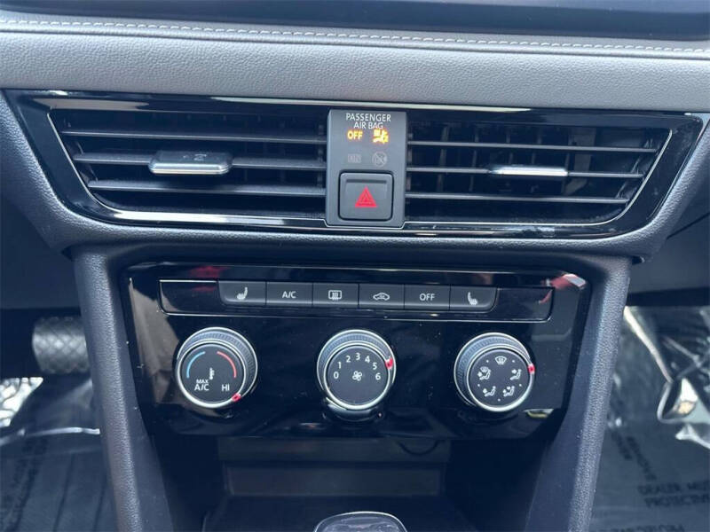 2023 Volkswagen Taos SE 4Motion