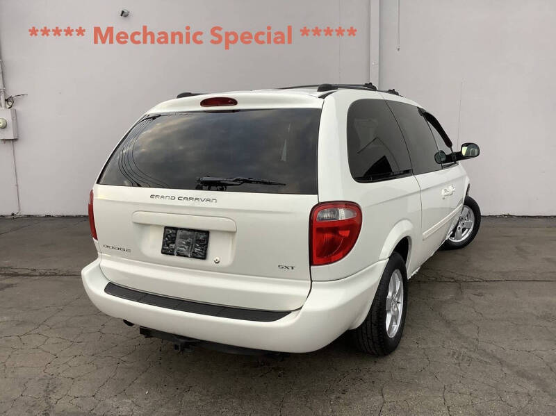 2005 Dodge Grand Caravan SXT
