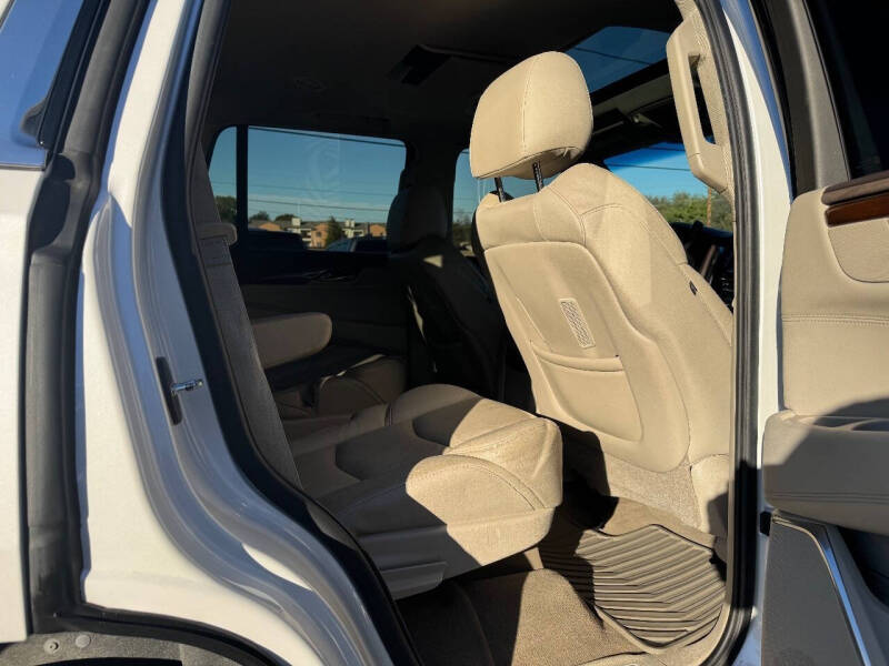 2017 Cadillac Escalade Luxury