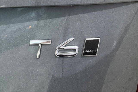 2017 Volvo XC90 T6 Momentum