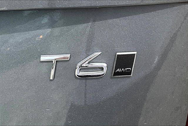 2017 Volvo XC90 T6 Momentum