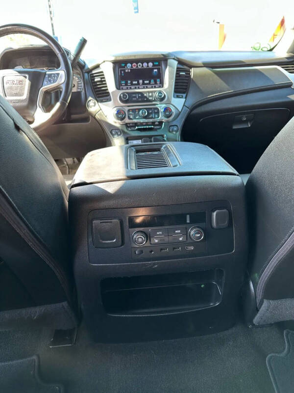 2017 GMC Yukon XL SLT