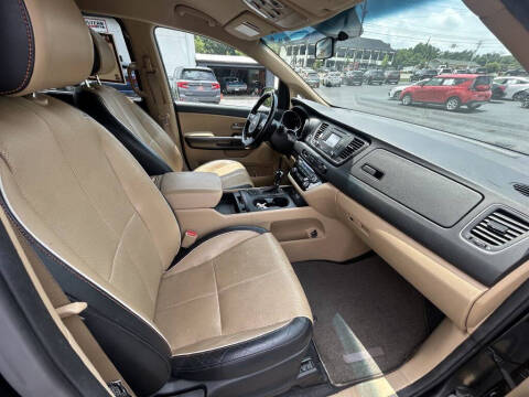2017 Kia Sedona LX