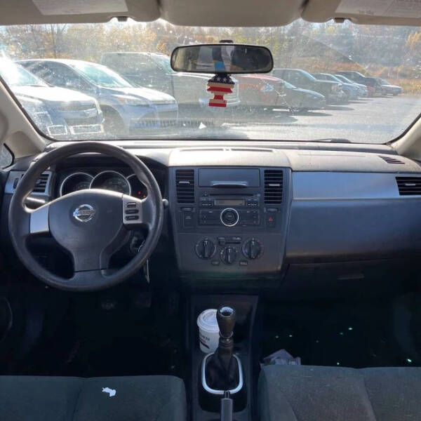 2011 Nissan Versa 1.8 S