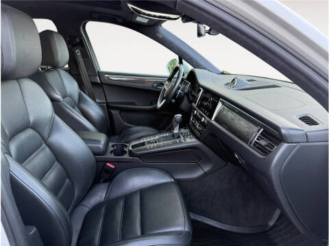 2021 Porsche Macan Turbo