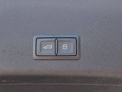 2024 Audi Q8 e-tron quattro Premium Plus