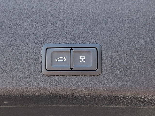 2024 Audi Q8 e-tron quattro Premium Plus
