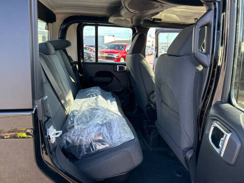 2026 Jeep Gladiator Sport