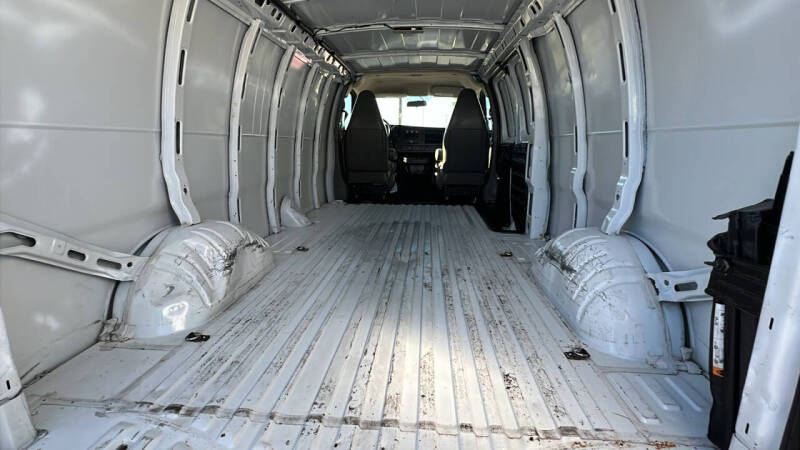 2022 Chevrolet Express 2500