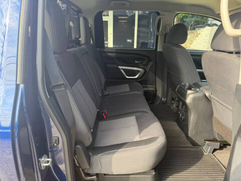 2021 Nissan Titan SV