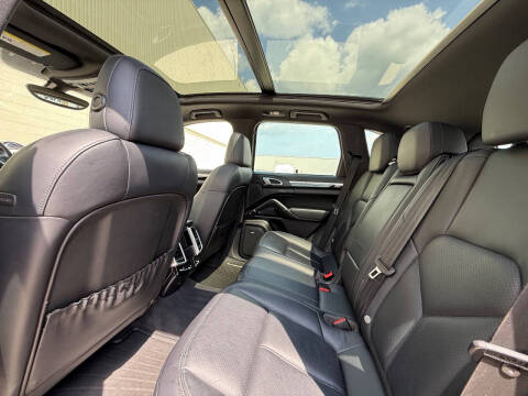 2014 Porsche Cayenne Platinum