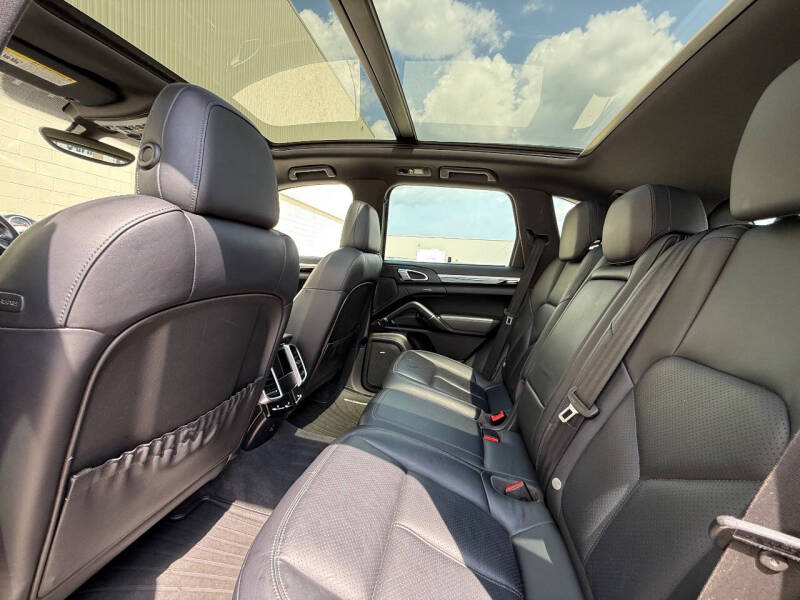 2014 Porsche Cayenne Platinum