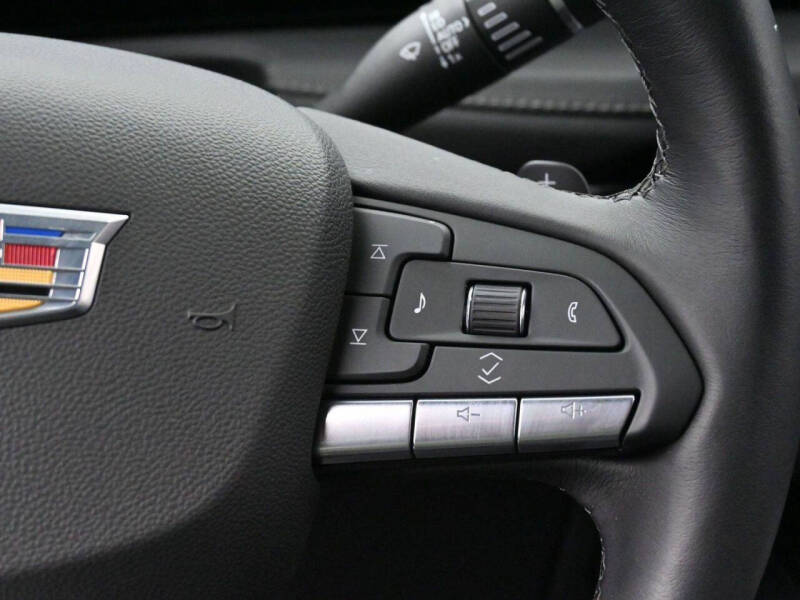 2025 Cadillac XT4 Premium Luxury