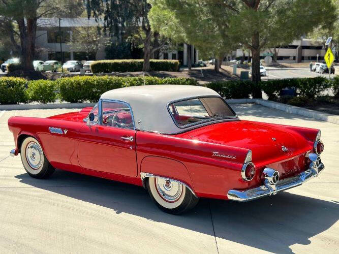1955 Ford Thunderbird