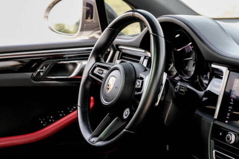 2023 Porsche Macan T