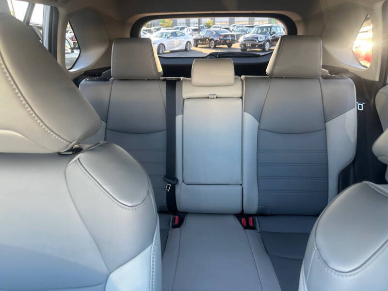 2021 Toyota RAV4 Hybrid XLE Premium