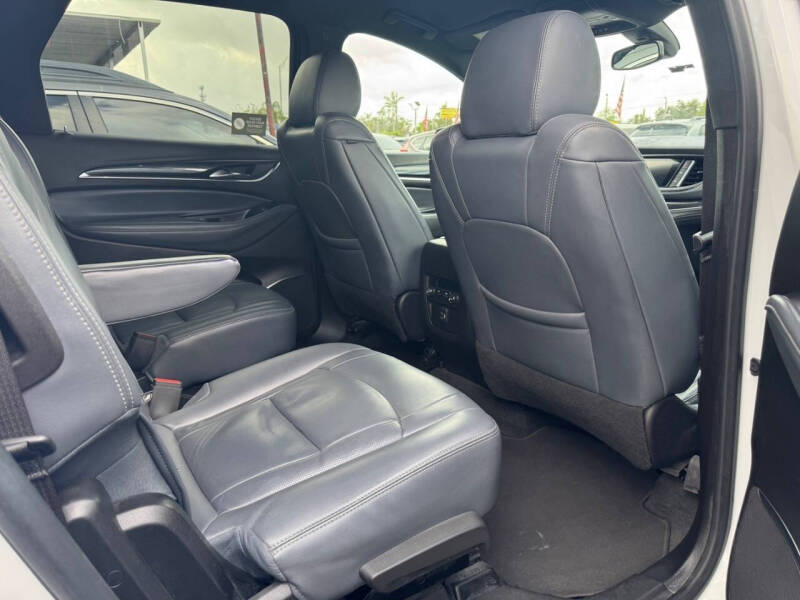 2022 Buick Enclave Essence