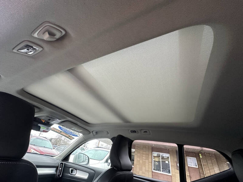 2019 Volvo XC40 T5 Momentum