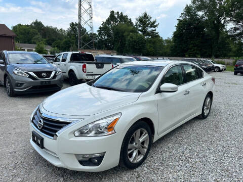 2013 Nissan Altima for sale at Lake Auto Sales in Hartville OH