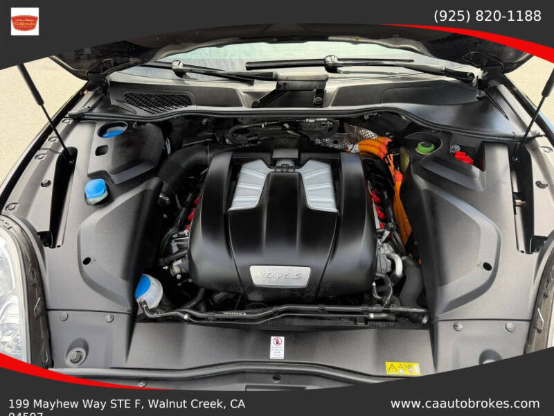 2016 Porsche Cayenne S E-Hybrid
