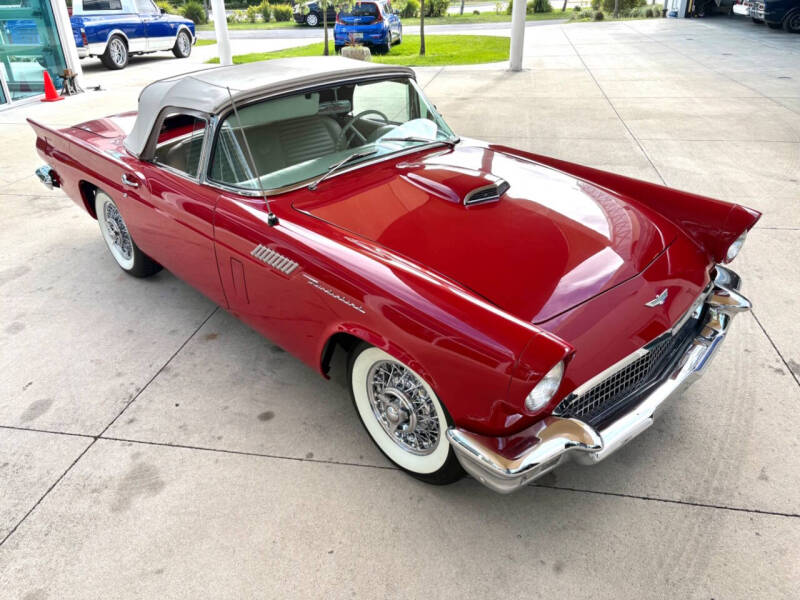 1957 Ford Thunderbird