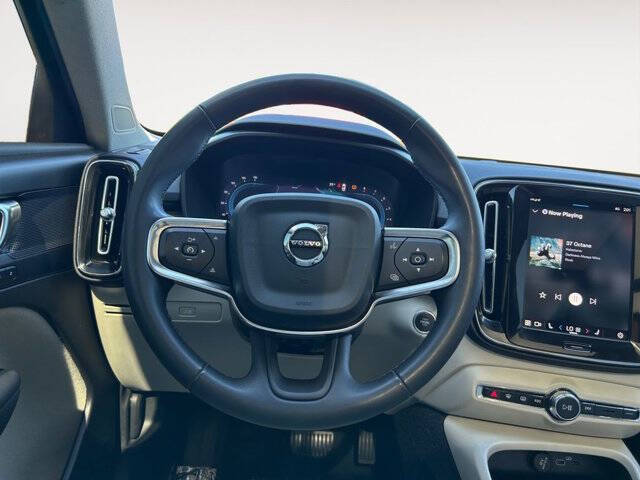 2023 Volvo XC40 B5 Plus Bright Theme