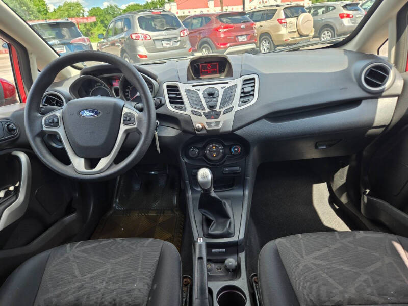2013 Ford Fiesta SE