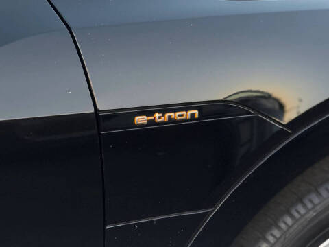 2019 Audi e-tron quattro Premium Plus
