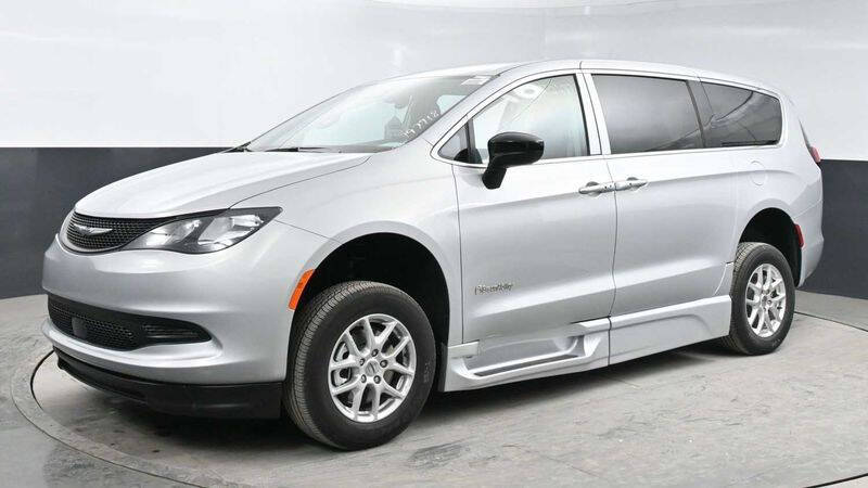 2024 Chrysler Voyager LX