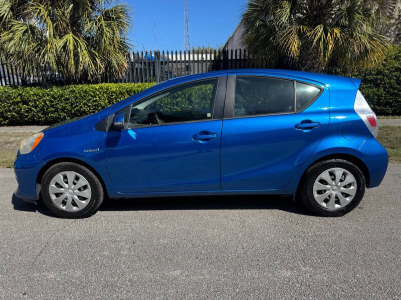 2013 Toyota Prius c Two