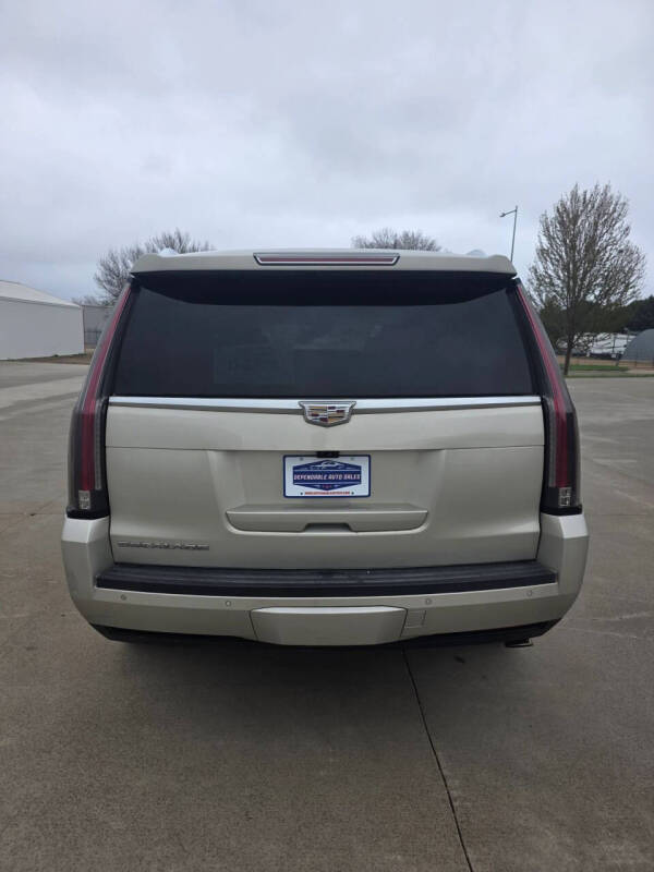2017 Cadillac Escalade Luxury