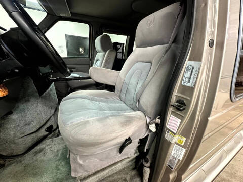 2002 Ford E-Series E-250 SD