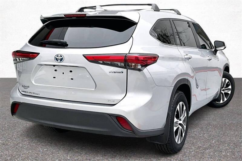 2023 Toyota Highlander Hybrid XLE