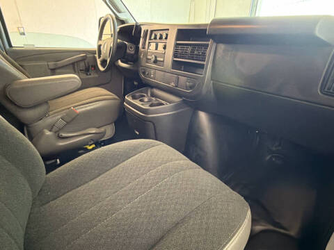 2024 GMC Savana 2500