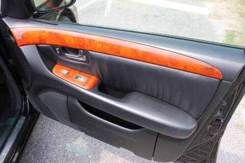 2004 Lexus LS 430