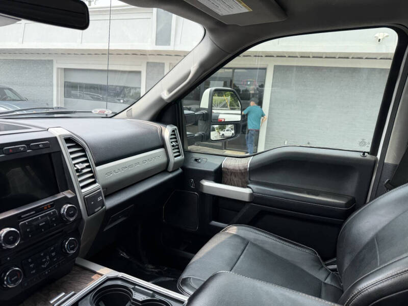 2017 Ford F-350 Super Duty Lariat